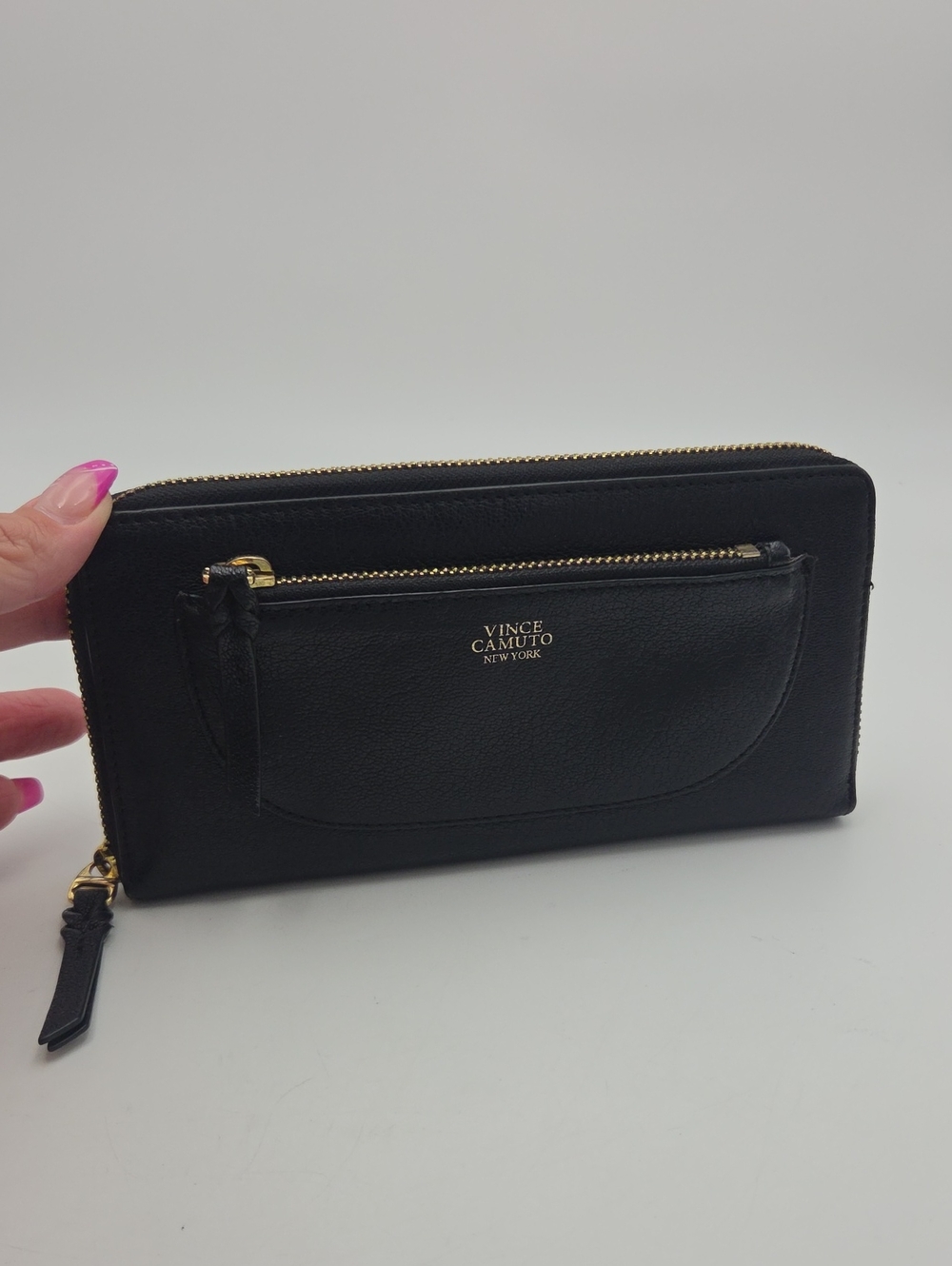 Vince Camuto New York zip around black leather wallet